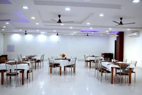 Hotel Rk Residency Satna Экстерьер фото